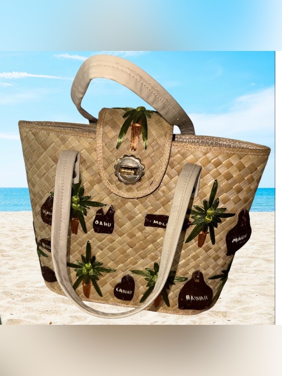 Handbags - Summer is Here!! Hawaii Woven Palm Accent Beige Tote Bag.